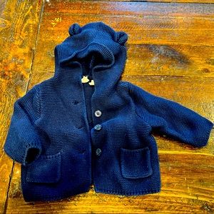 Gap knit sweater w teddy bear ears. Unisex